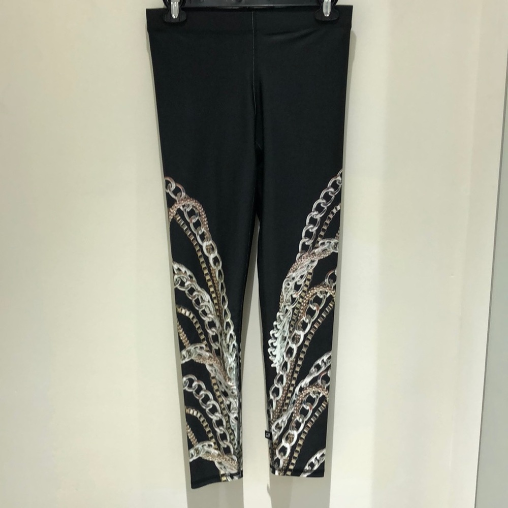 Terez falling silver chair leggings